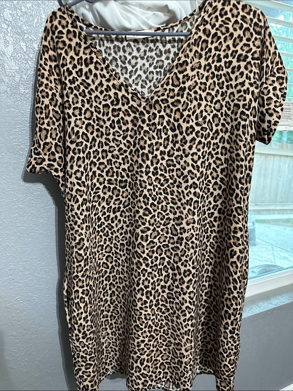 entro Leopard Print dressin Cream and Brown has pockets